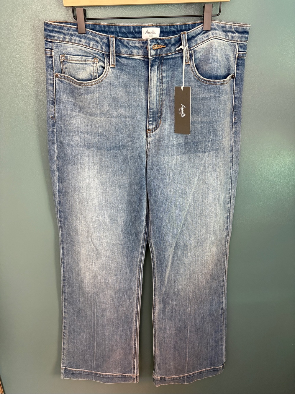 Amalli Talli NWT Women’s Finley Tall Wide Leg Jean - Sky Wash W32 / L34 - Picture 2 of 9